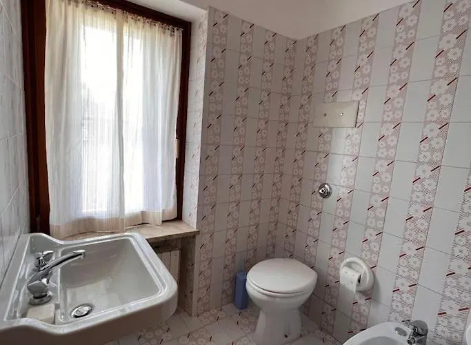 Conveniente, Tranquilla E Accogliente Con Park Дом отдыха *