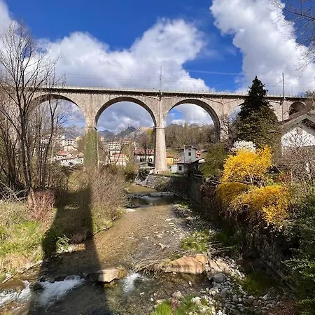 Conveniente, Tranquilla E Accogliente Con Park Hébergement de vacances